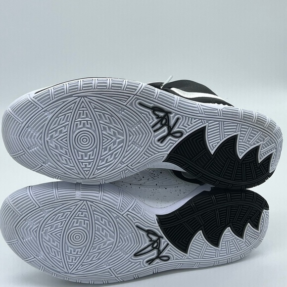 Nike Men's Kyrie 6 Team Basketball Shoes Black White CK5869-002 2020 9.5 - Picture 9 of 11